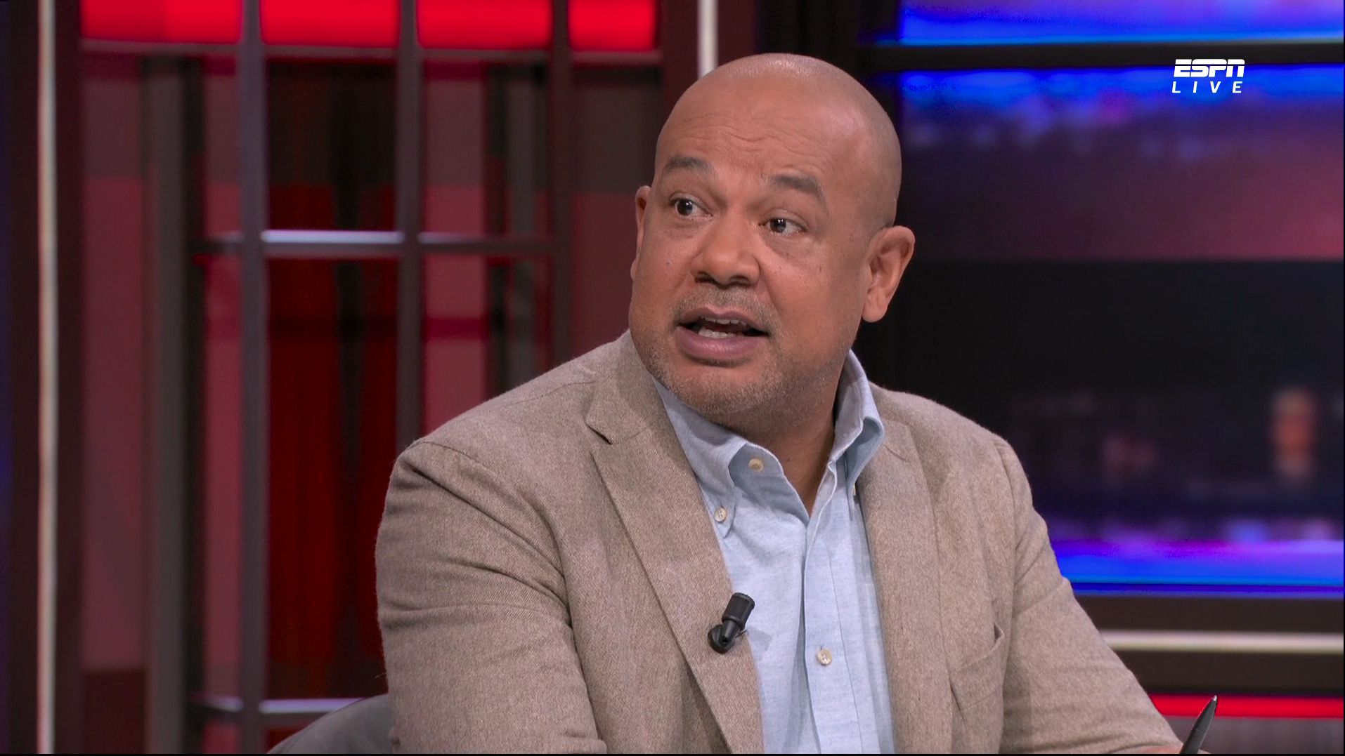 Vink kent geen enkele genade met PSVverdediger 